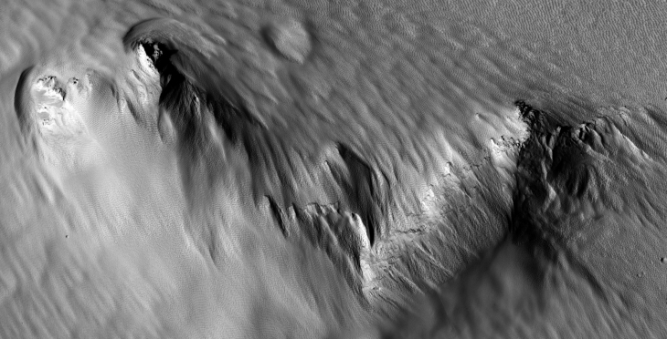 Ancient Chevron-Shaped Ruin found on Mars (PSP_002671_1790 - Bottom Chevron)