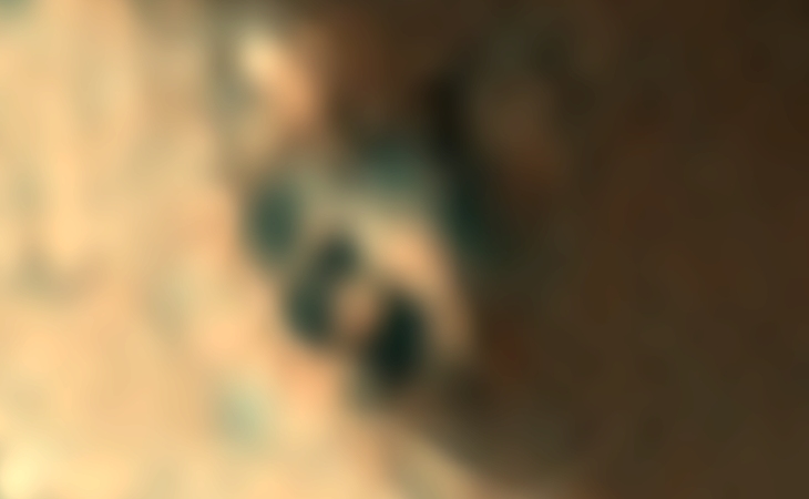 'Astronaut' and other technology spotted on Mars? - Crescent-shaped craft I