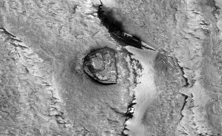 Strange Parallel Lines found on Mars - I