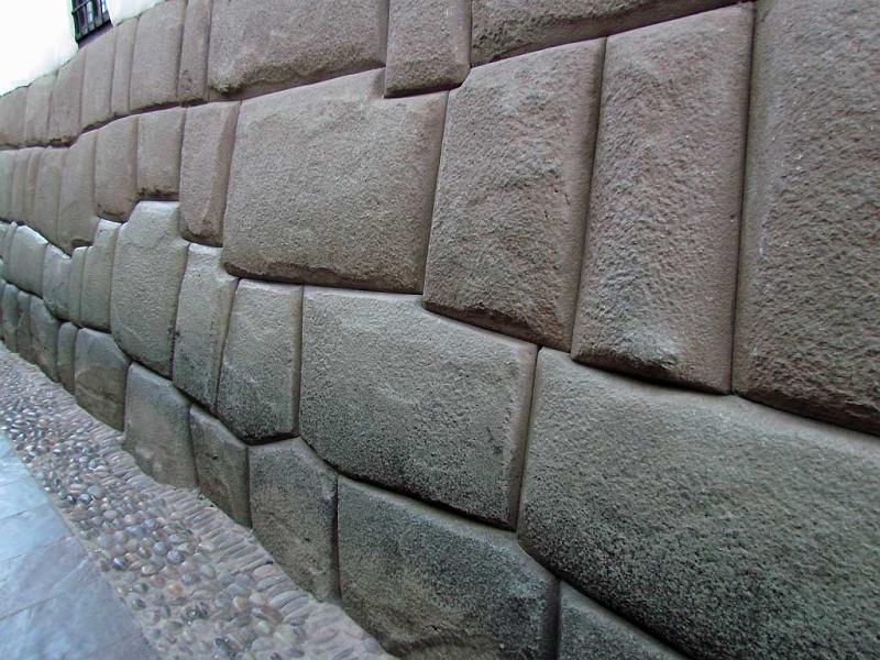 Inca stone work: Cusco (click for larger image)