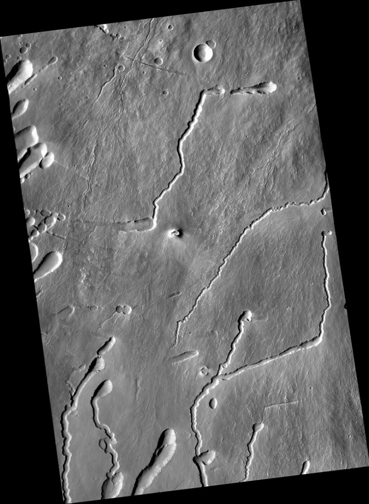 Ancient Chevron-Shaped Ruin found on Mars (B05_011413_1790_XN_01S113W - Zoomed Out)