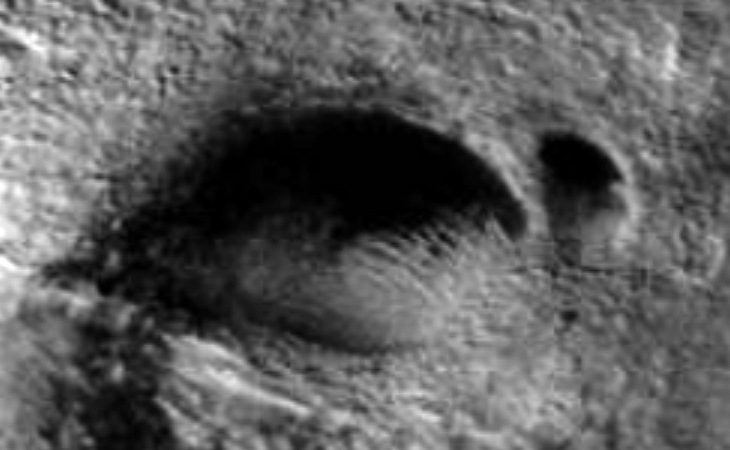 Huge cave entrance found on Mars
