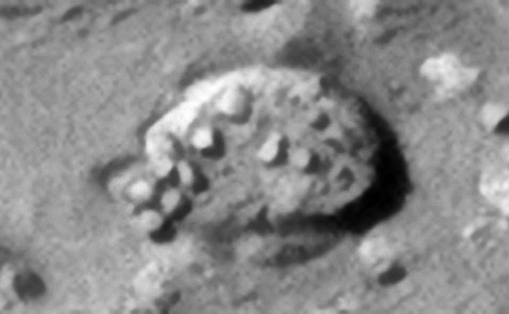 Euripus Mons on Mars: Huge megalithic object with rows of 'knobs' - Click for original image at 1:1 scale