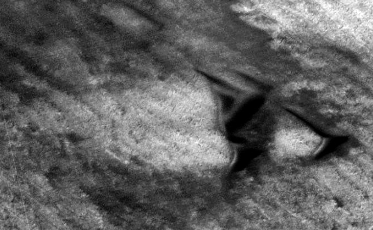 Mysterious crashed craft found in South Polar region on Mars