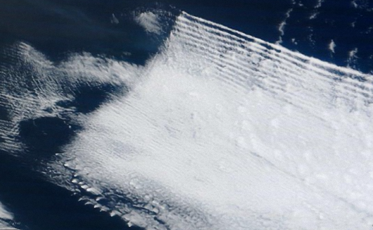 HAARP: Rectangular cloud formation