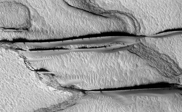 Strange Parallel Lines found on Mars - II
