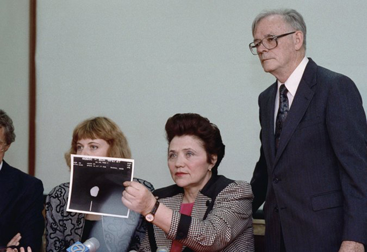 Soviet aviation veteran and UFO enthusiast Marina Popovich died in Krasnodar, Russia, on November 30th, 2017. She was 86 years old. Here she is seen showing a photograph of the Phobos 2 incident.